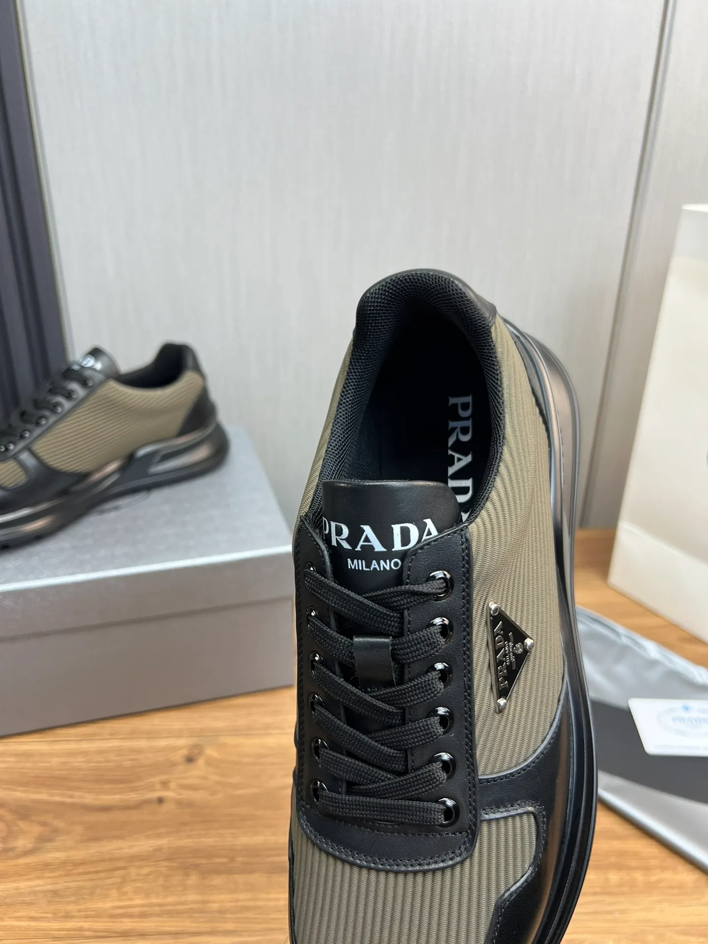 Men's shoes 💰580💰 [PRADA] Men's shoes are popular in the counter, official website is synchronized, 1 high-quality shipment ✔️Original cowhide stitching mesh + cowhide lining, 1🆚1 replica, original original bottom, 38-45 (45 customized, non-refundable)
